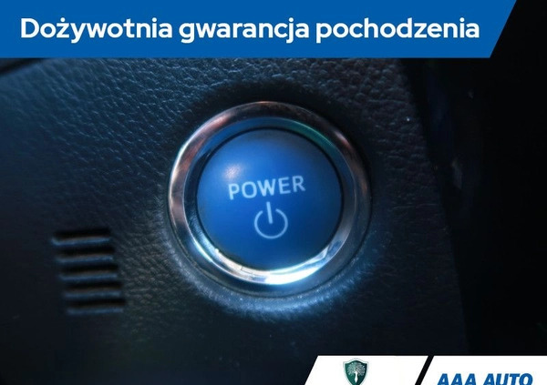 Toyota Auris cena 72000 przebieg: 71143, rok produkcji 2017 z Łobżenica małe 254